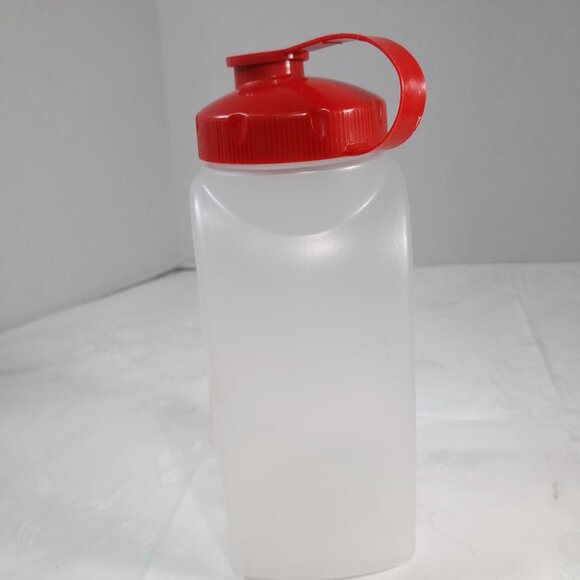Rubbermaid Servin Saver Pitcher Jug #IC97 Red Flip Top Lid 1 QUART 32 oz Vintage - Picture 4 of 8